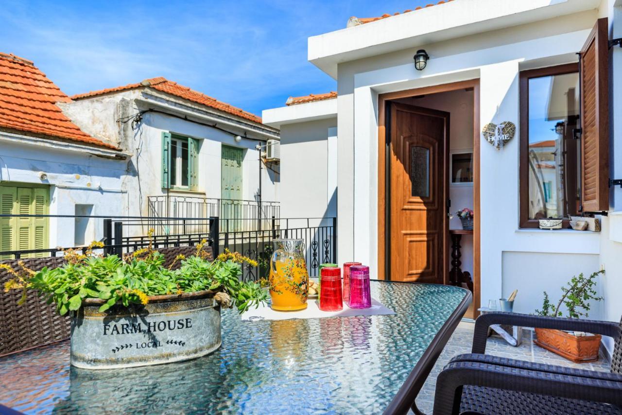 Petradi Town Apartment Skopelos Exterior foto