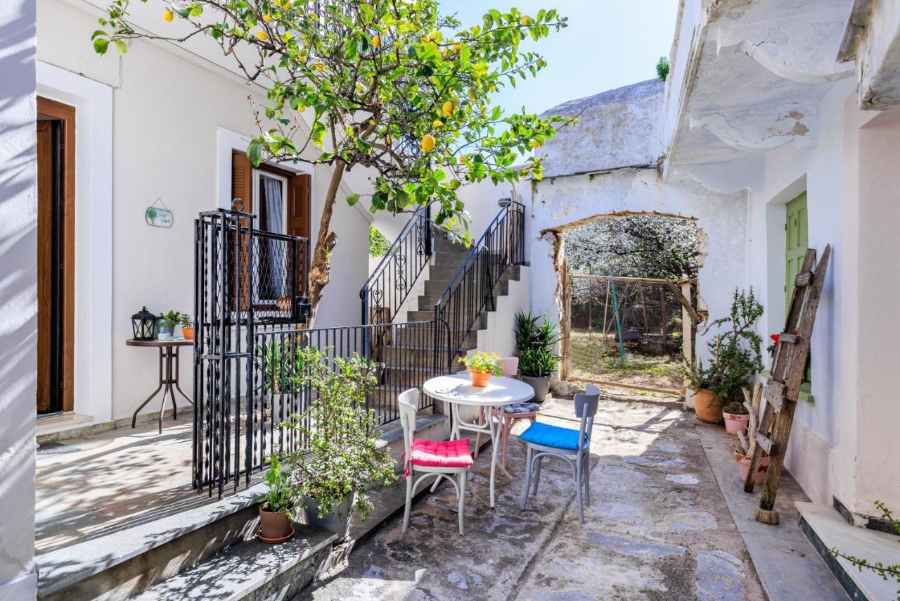 Petradi Town Apartment Skopelos Exterior foto